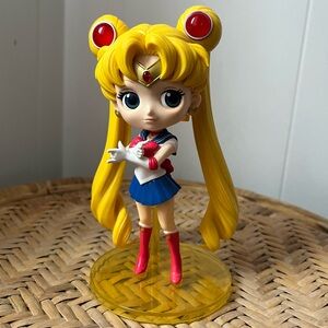 Q Posket First Release Sailor Moon Figure Banpresto Japan Statue Serena Usagi